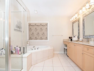 an image of an old bathroom